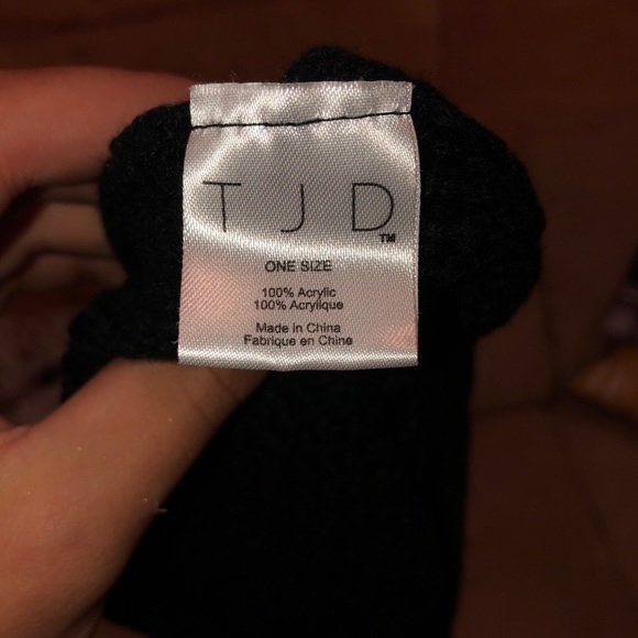 Women’s beanie - Picture 2 of 2